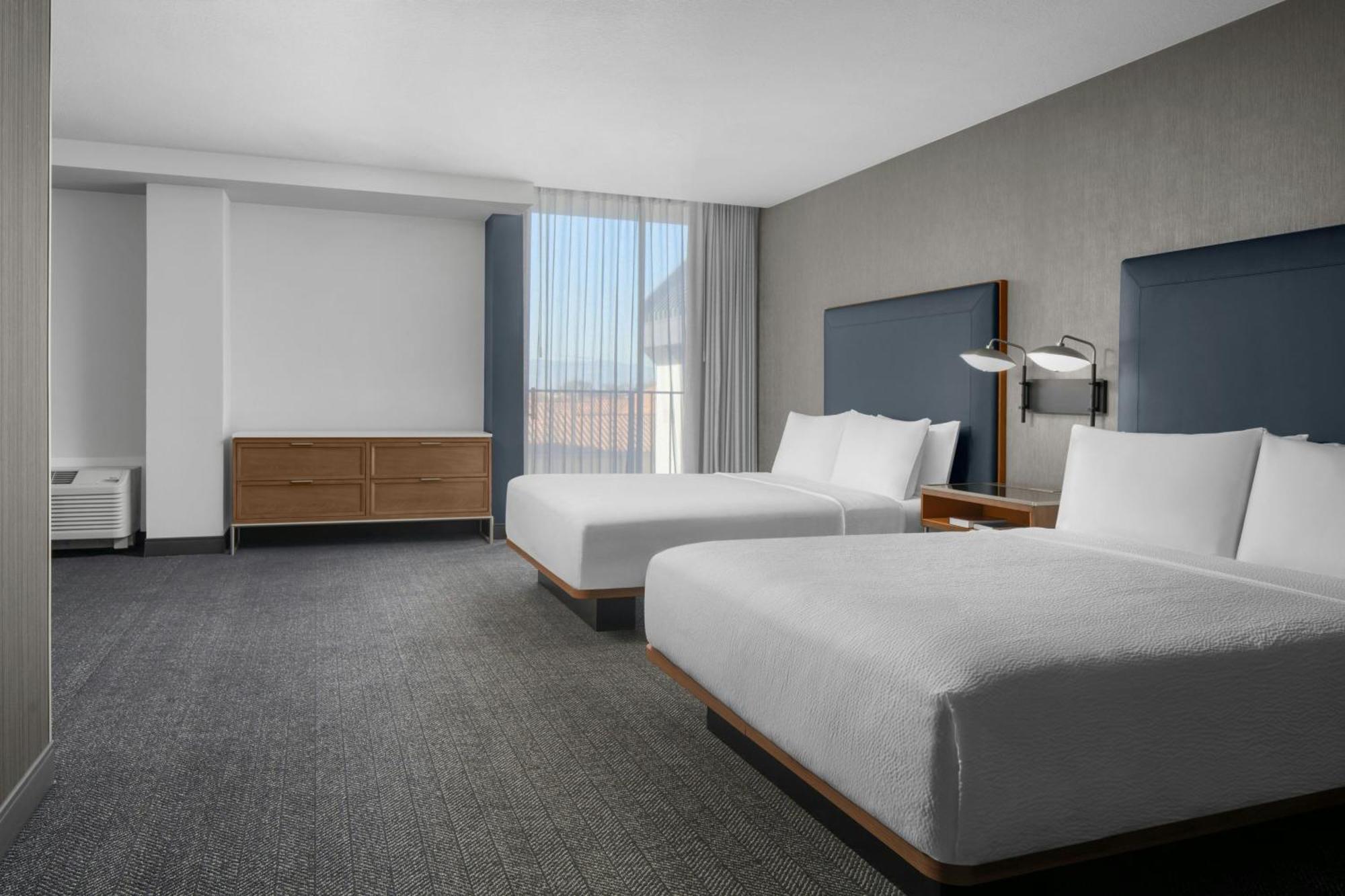Courtyard San Jose Airport Hotel Exterior foto